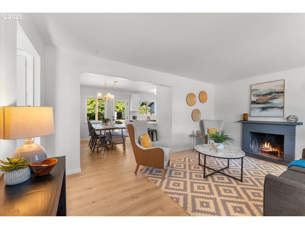 Property Photo: 4301 SE 103rd Ave OR 97266