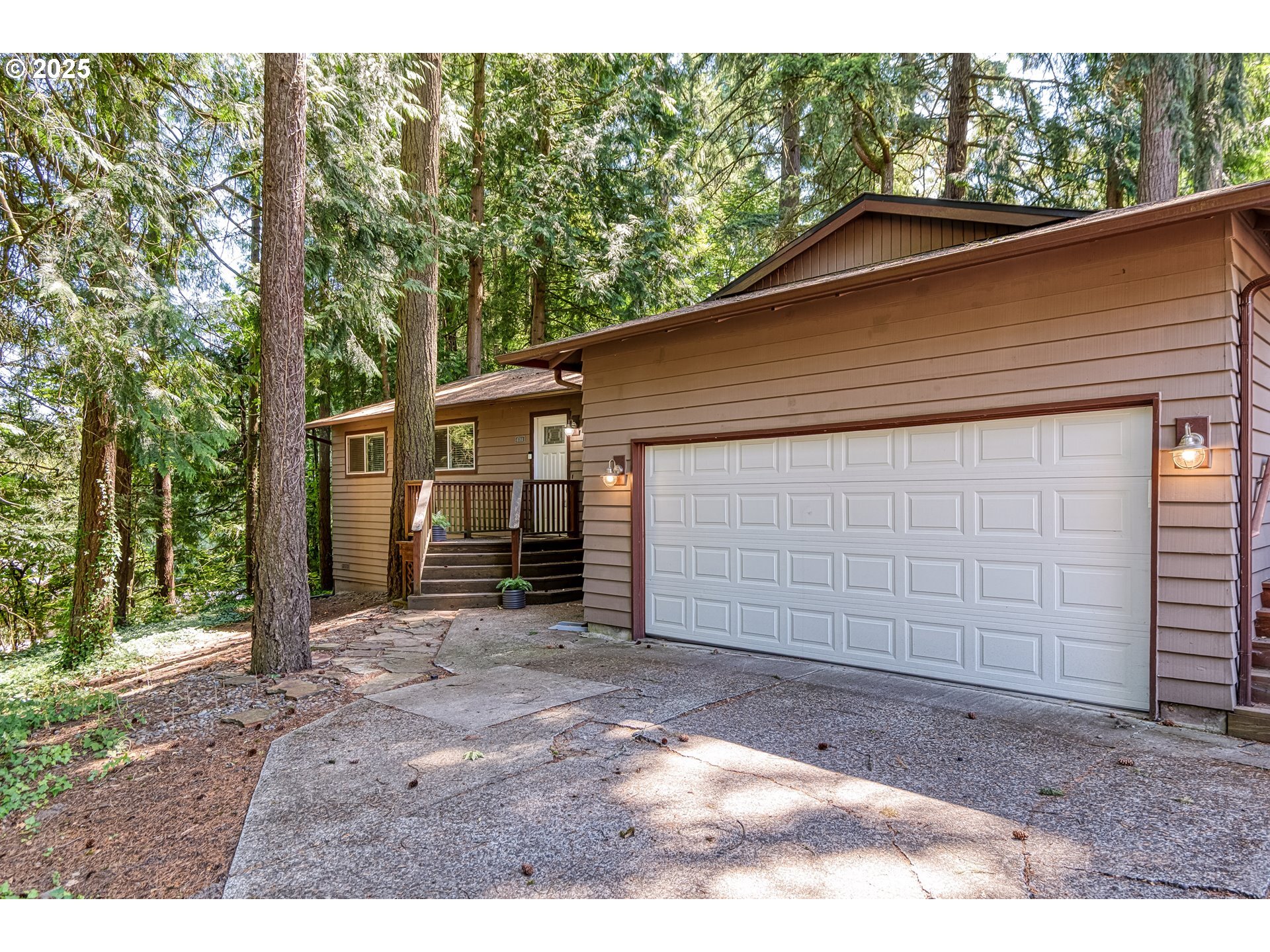 4718 SW Miles Ct  Portland OR 97219 photo