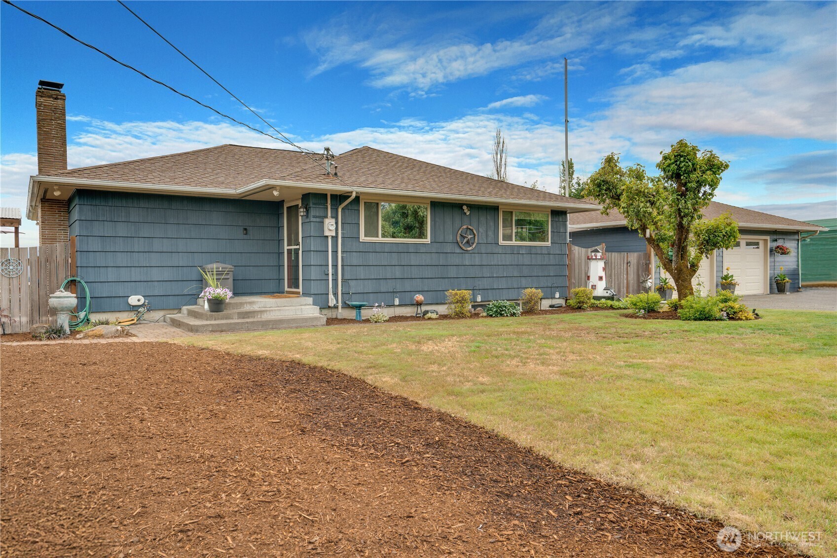 Property Photo:  8603  Woodland Avenue E  WA 98371 