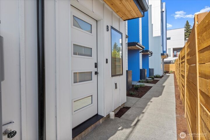 Property Photo: 918 28th Avenue S B WA 98144