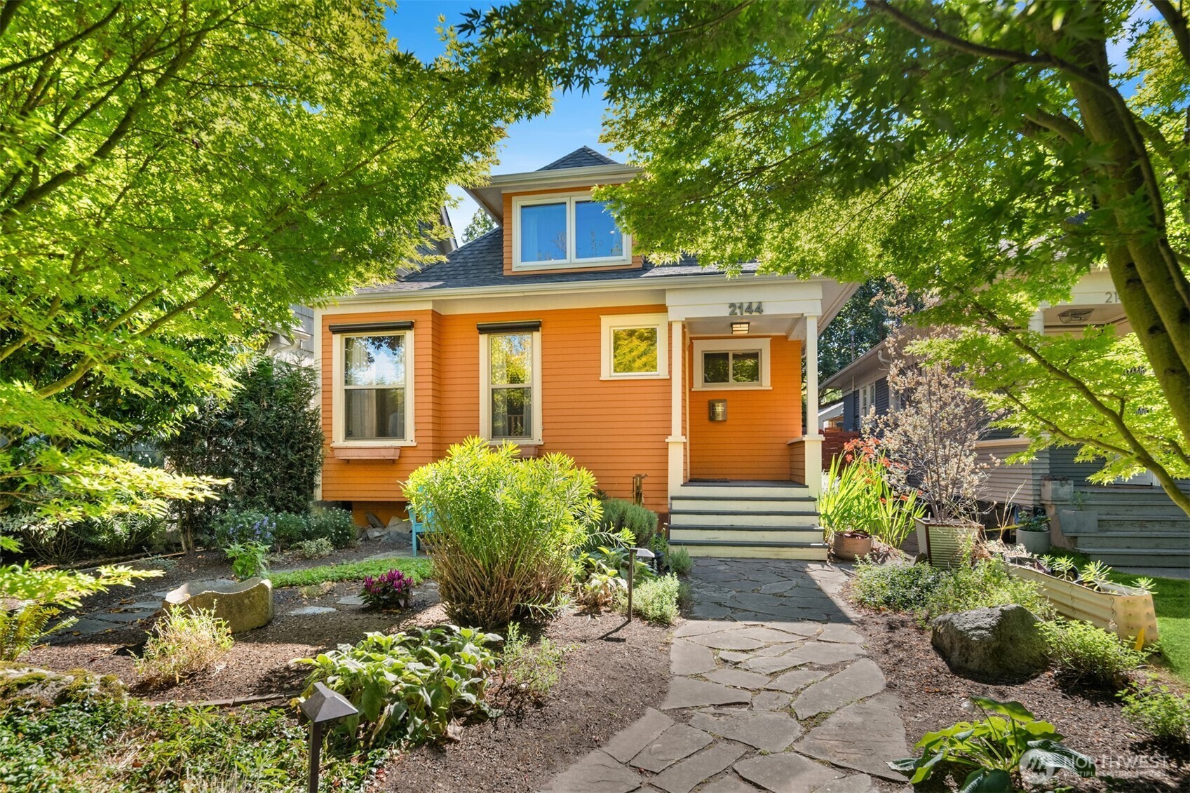 2144  8th Avenue W  Seattle WA 98119 photo