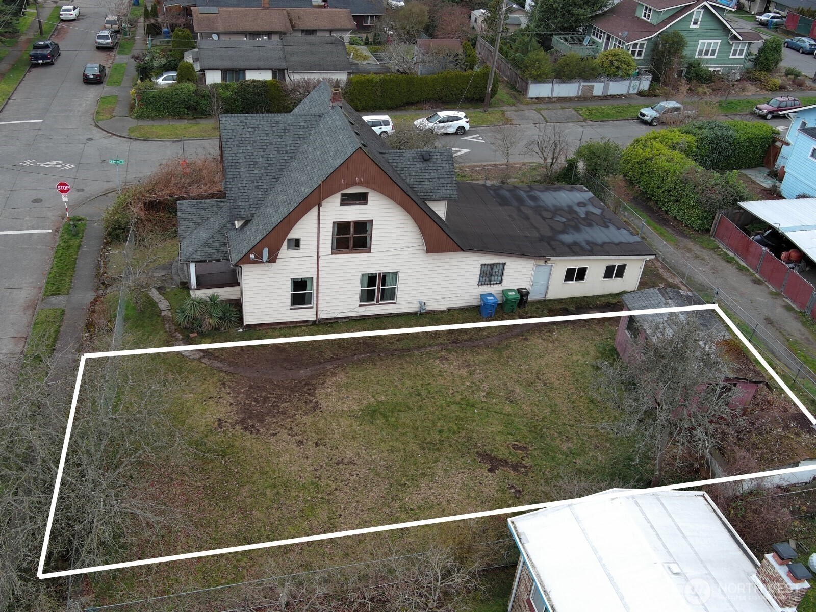 Property Photo: 3902 S Angel Place WA 98118