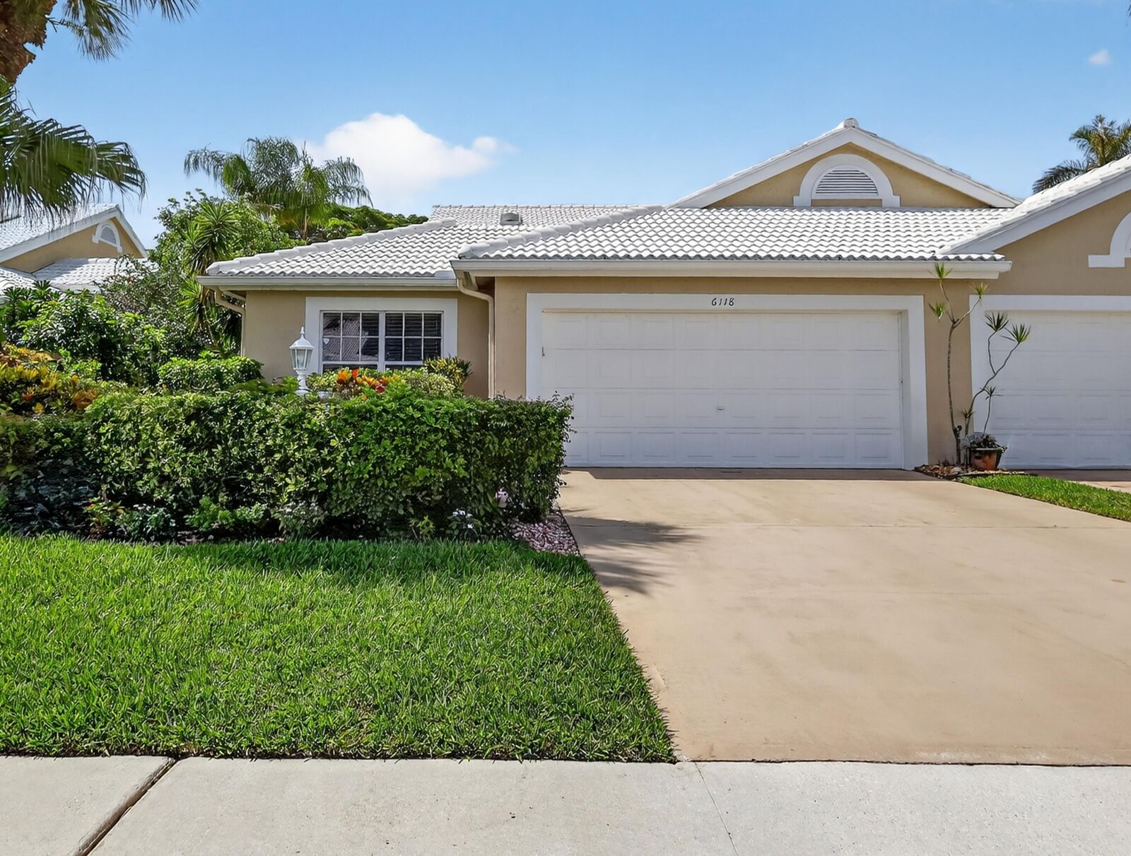 Property Photo:  6118 Greenspointe Drive  FL 33437 