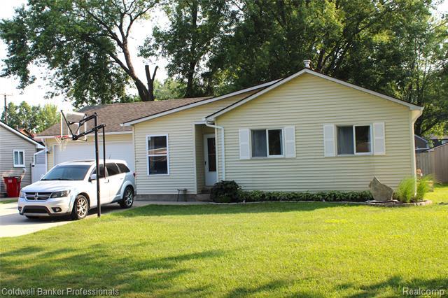 27936 Hiller Street  Harrison Twp MI 48045 photo