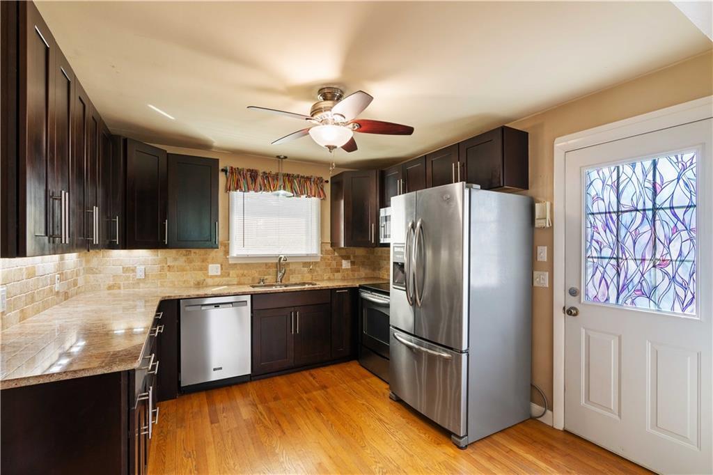 Property Photo:  19 Hillside Avenue  RI 02840 