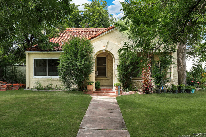 1619 W. Kings Hwy  San Antonio TX 78201 photo