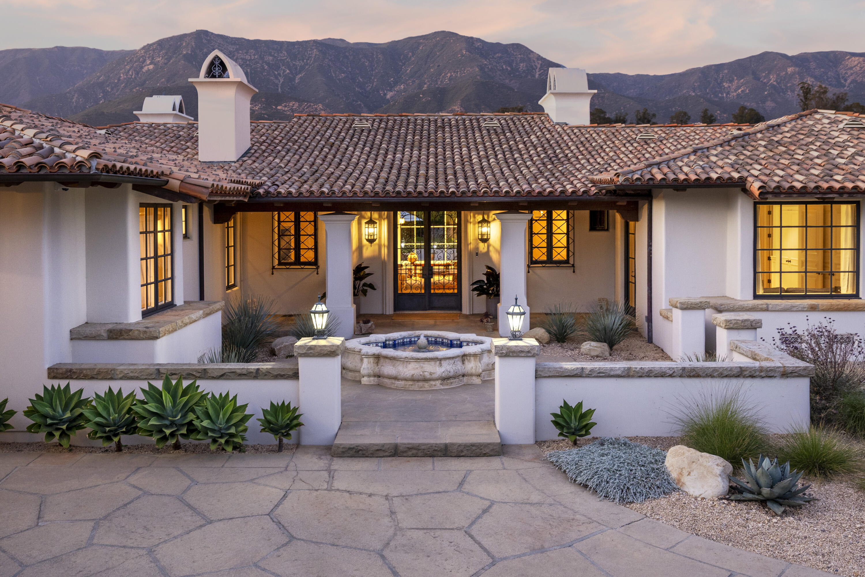 Property Photo:  311 Meadowbrook Drive  CA 93108 