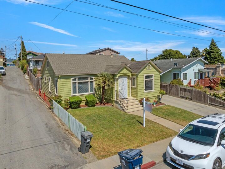 Property Photo:  928 Lincoln Street  CA 95076 