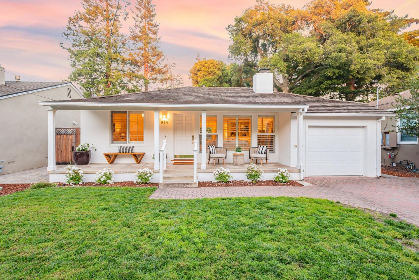 Property Photo: 916 Peggy Lane CA 94025
