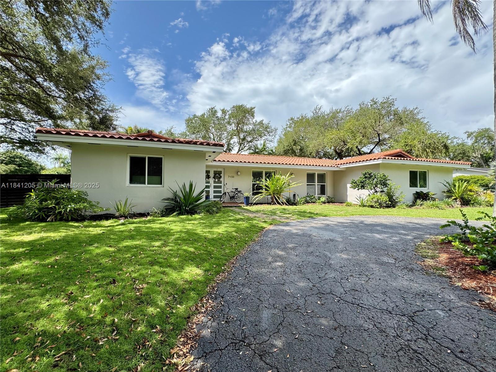 7450 SW 165th Ter  Palmetto Bay FL 33157 photo