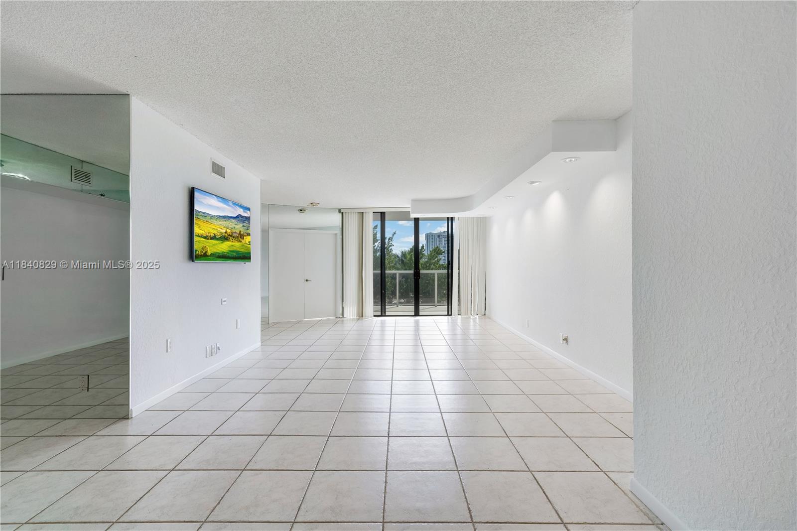 Property Photo: 20281 E Country Club Dr 405 FL 33180