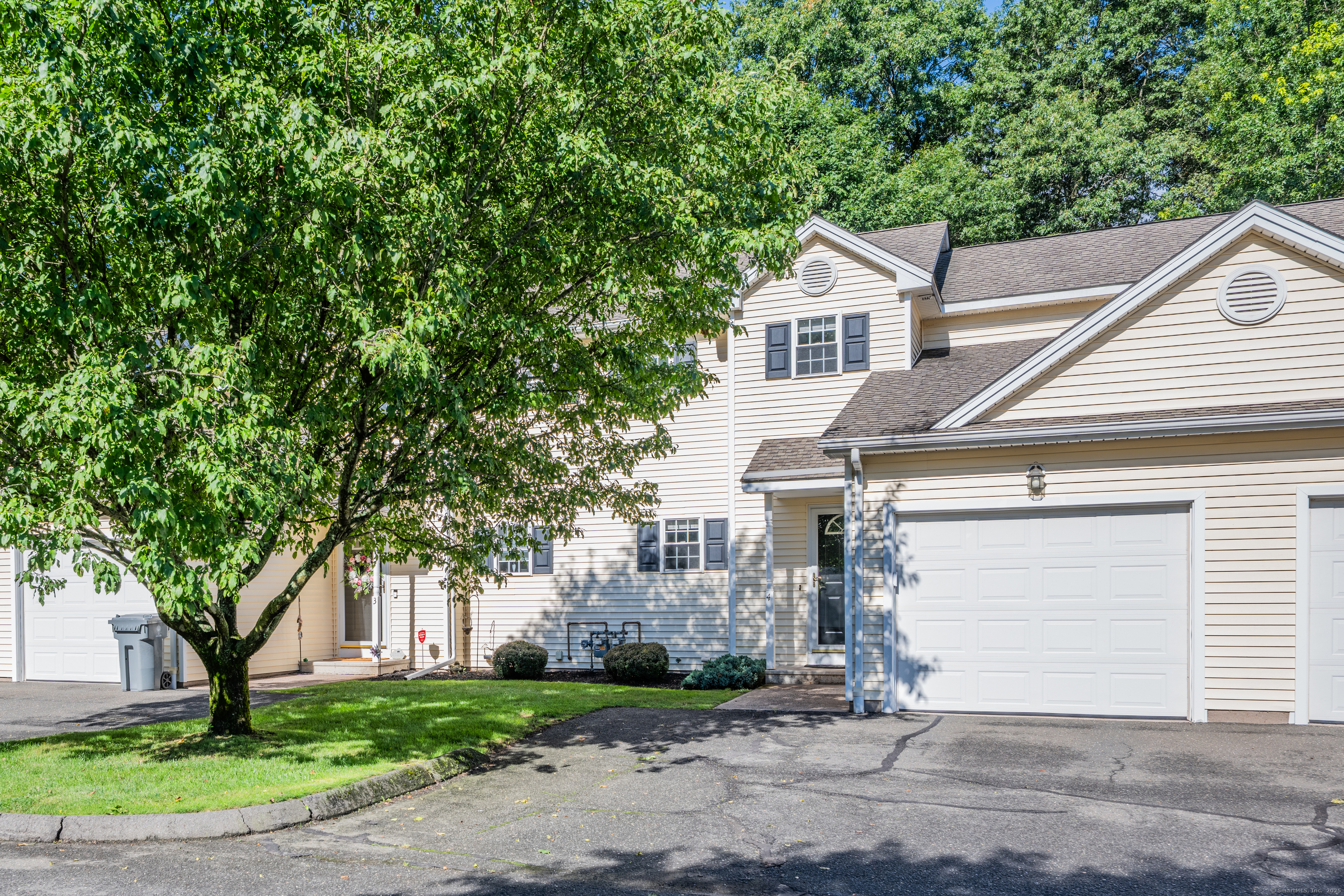 Property Photo:  135 New Britain Avenue 4  CT 06062 