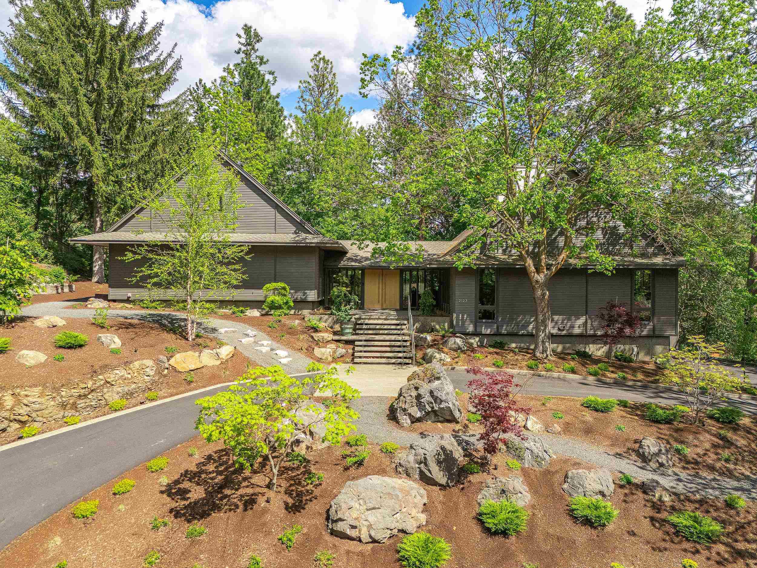2127 S Helena St  Spokane WA 99203 photo