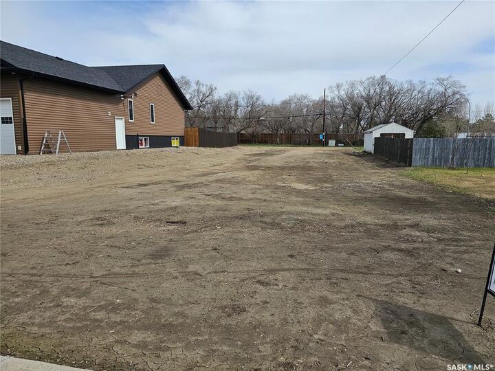 549 5th Avenue E  Unity SK S0K 4L0 photo