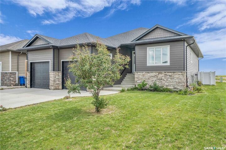 Property Photo: 400 Prairie View Drive SK S0K 1K1