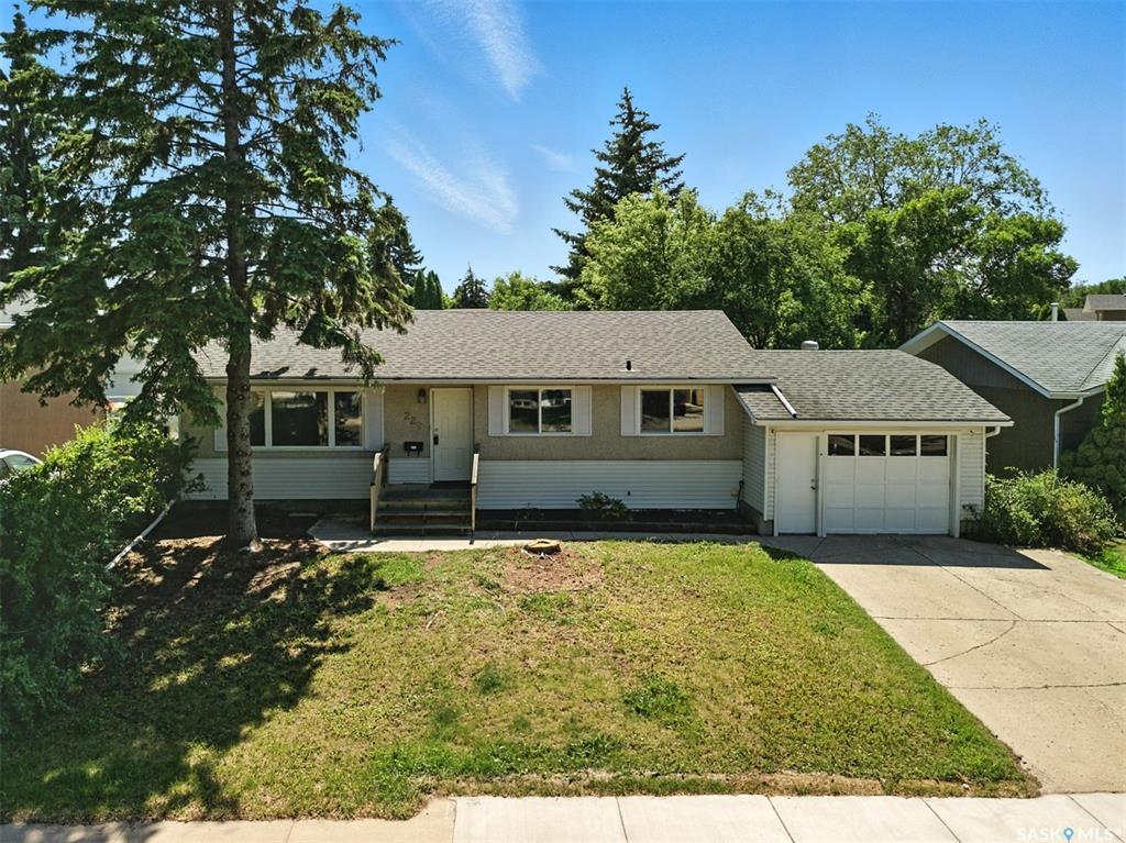 229 Carleton Drive  Saskatoon SK S7H 3P1 photo