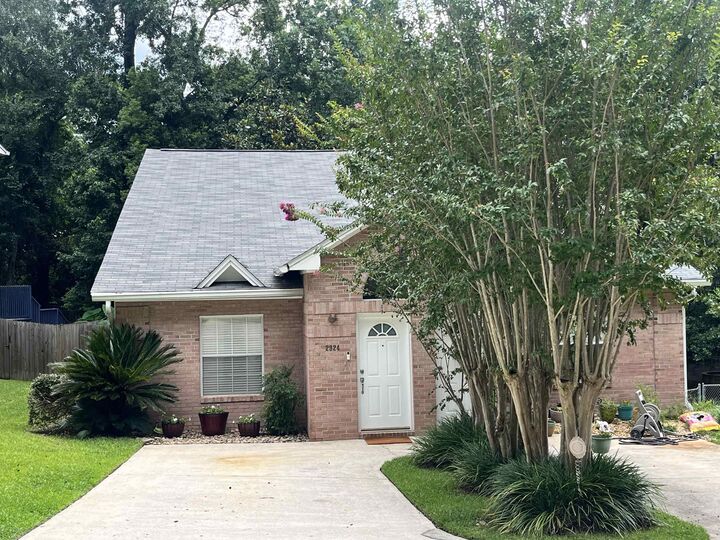 Property Photo: 2924 Cross Creek Court FL 32301