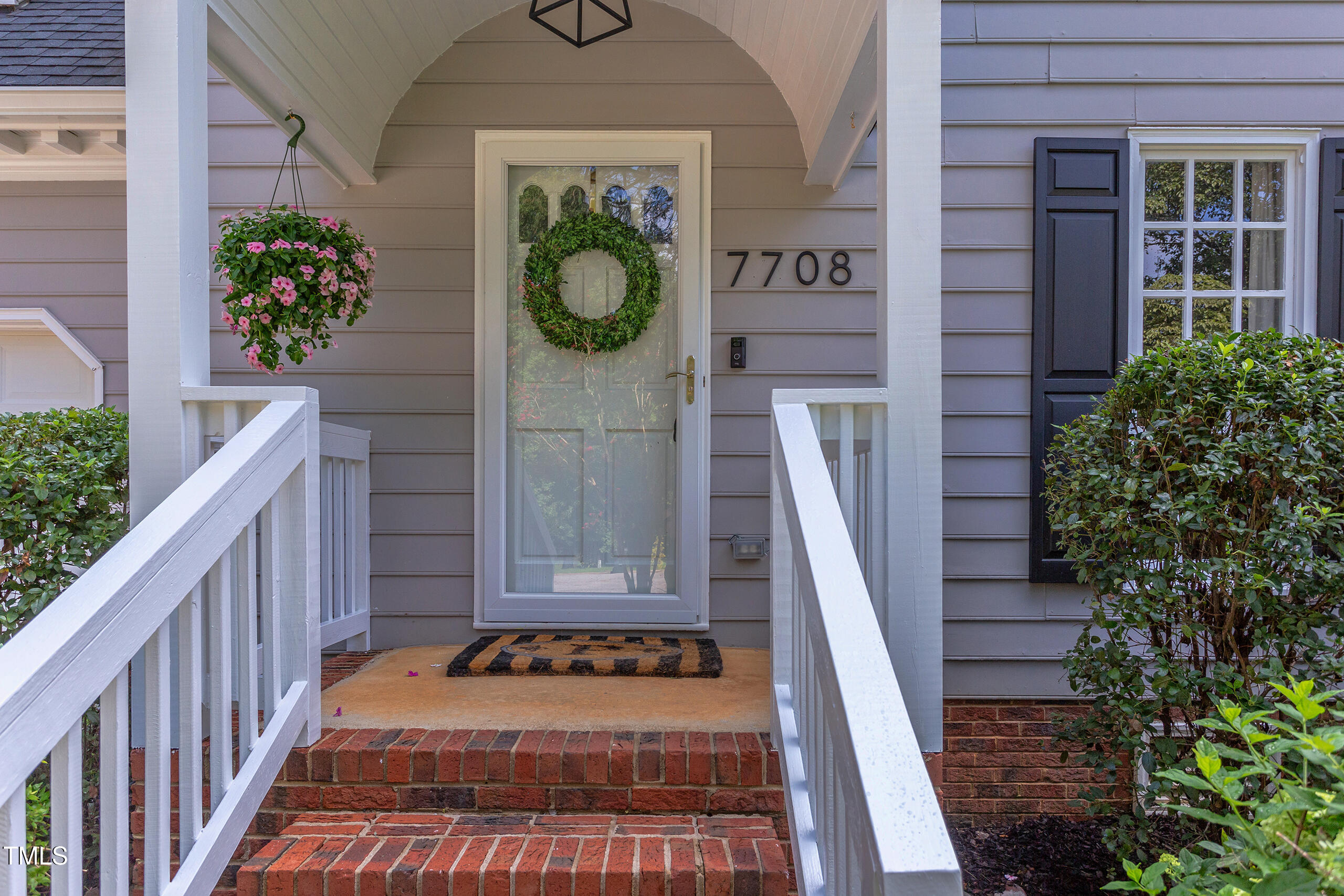 Property Photo: 7708 Highlandview Circle NC 27613