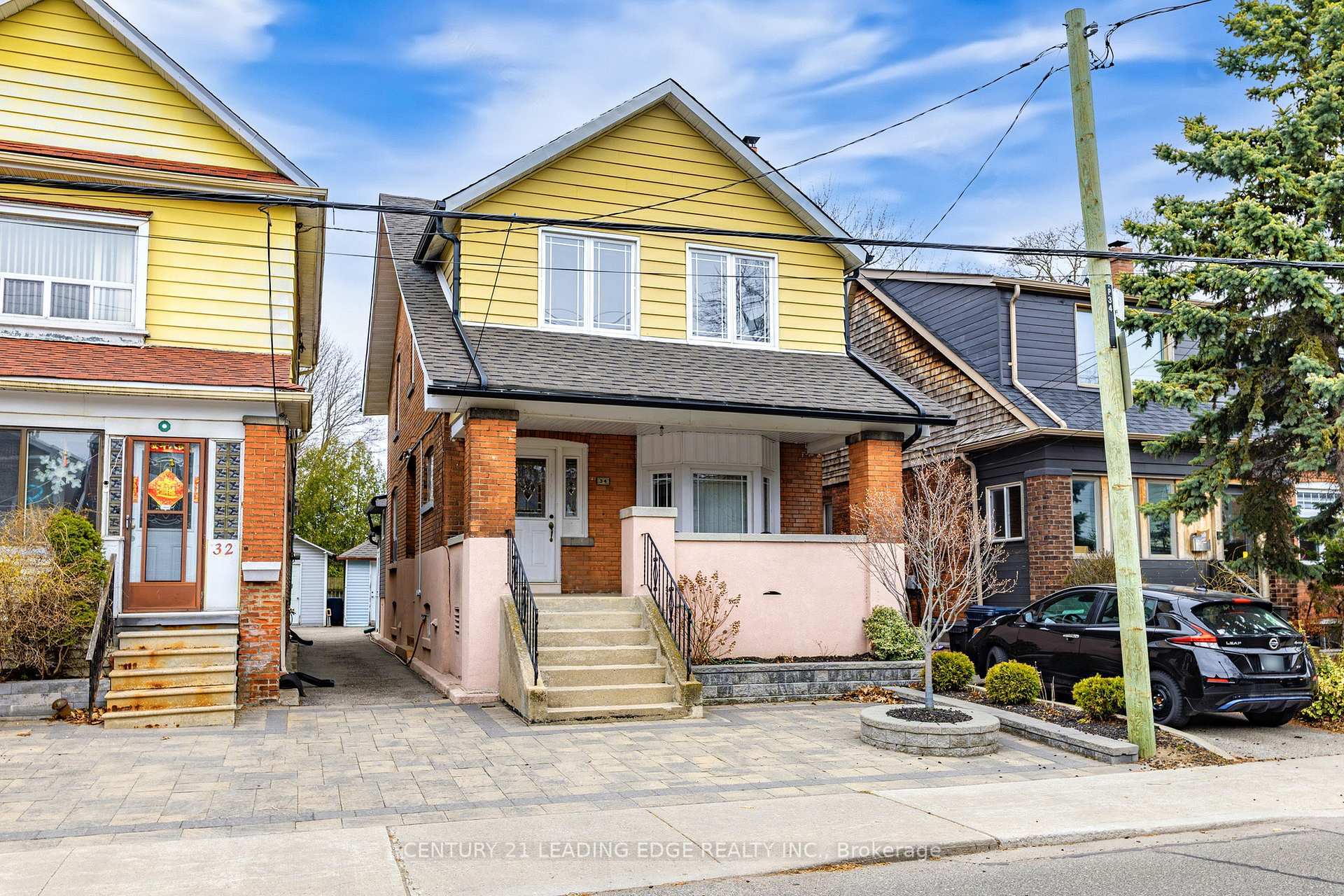 Property Photo:  34 Chisholm Avenue  ON M4C 4V2 