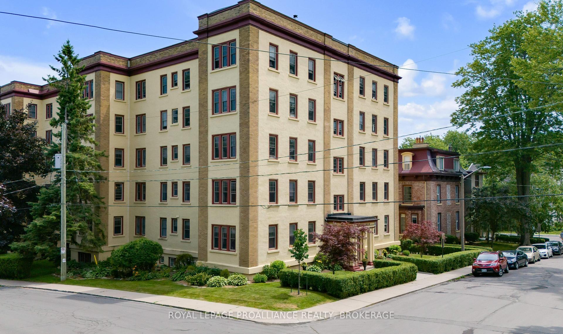 Property Photo: 67 Sydenham Street 302 ON K7L 3H2