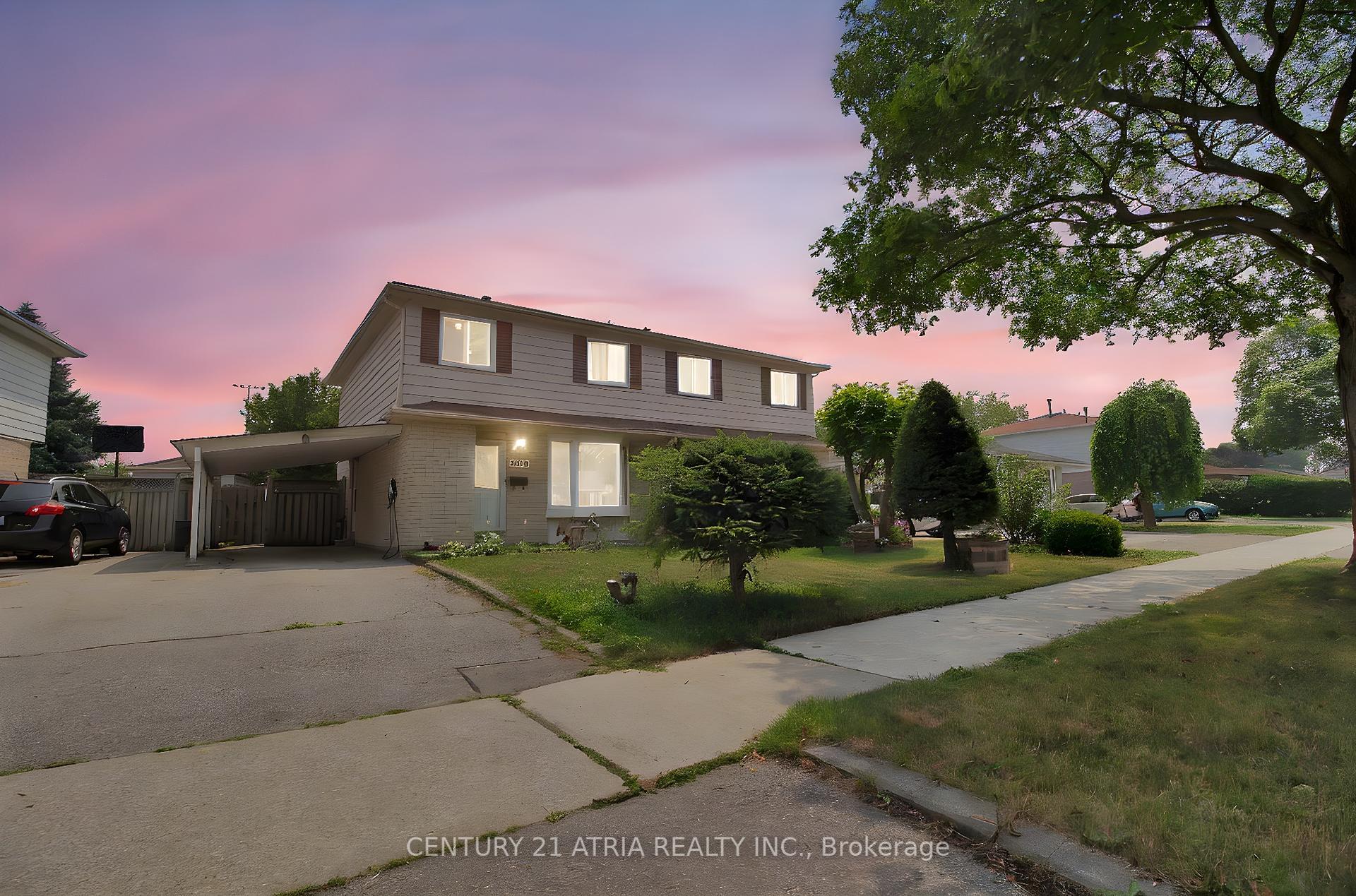 Property Photo: 2616 Widemarr Road ON L5J 1M3