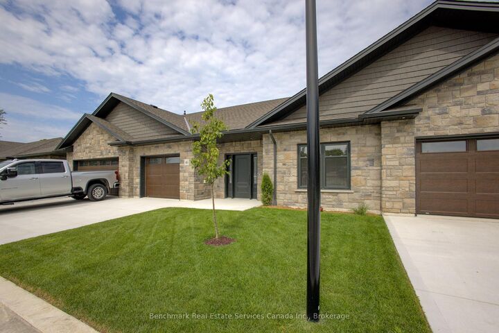 Property Photo:  1182 Queen Street 38  ON N2Z 1G4 