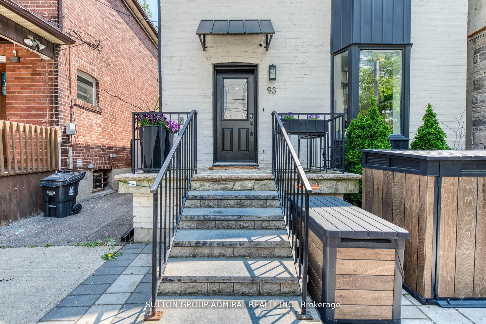 Property Photo:  93 Soudan Avenue  ON M4S 1V5 