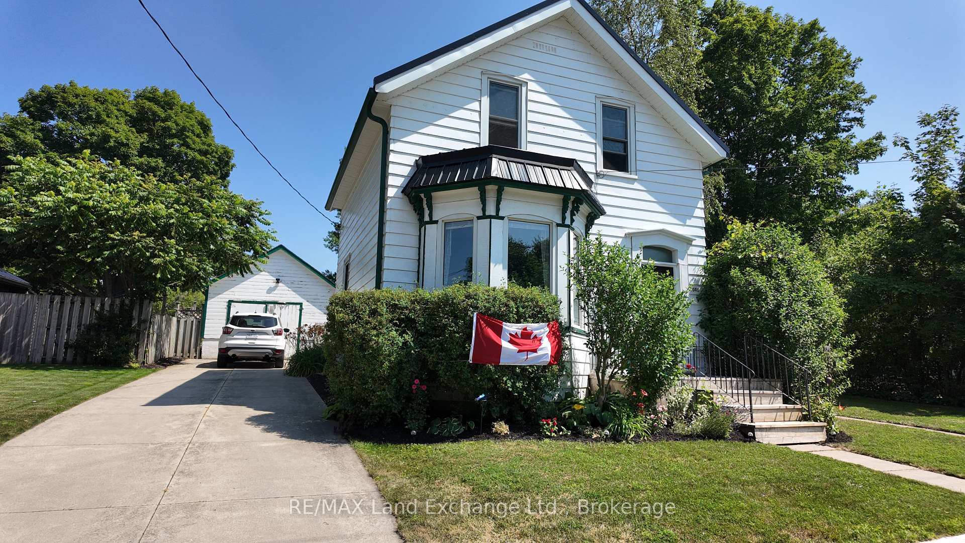 Property Photo: 1049 Queen Street ON N2Z 1E3