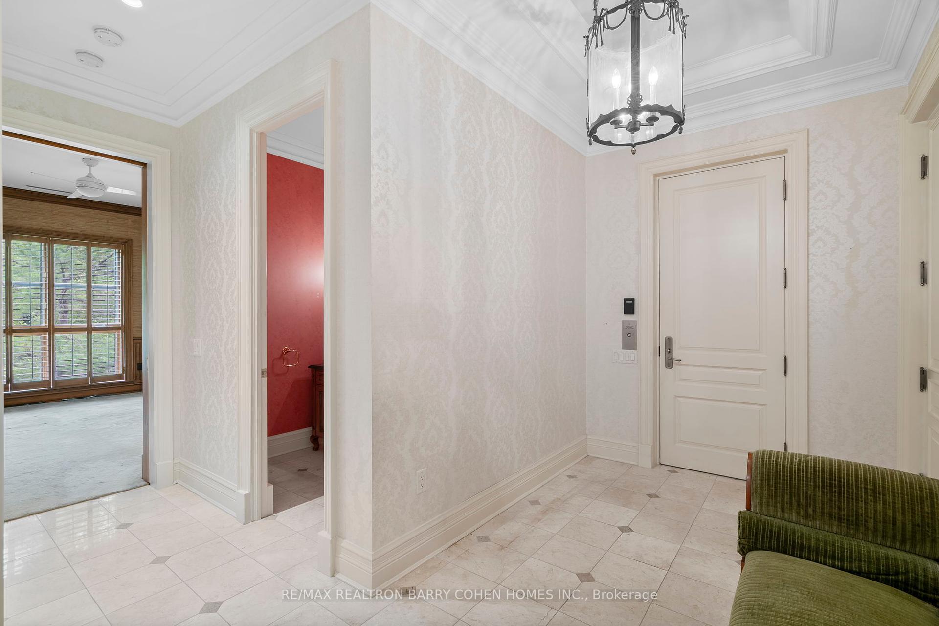 Property Photo:  1 Post Road 206  ON M3B 3R4 