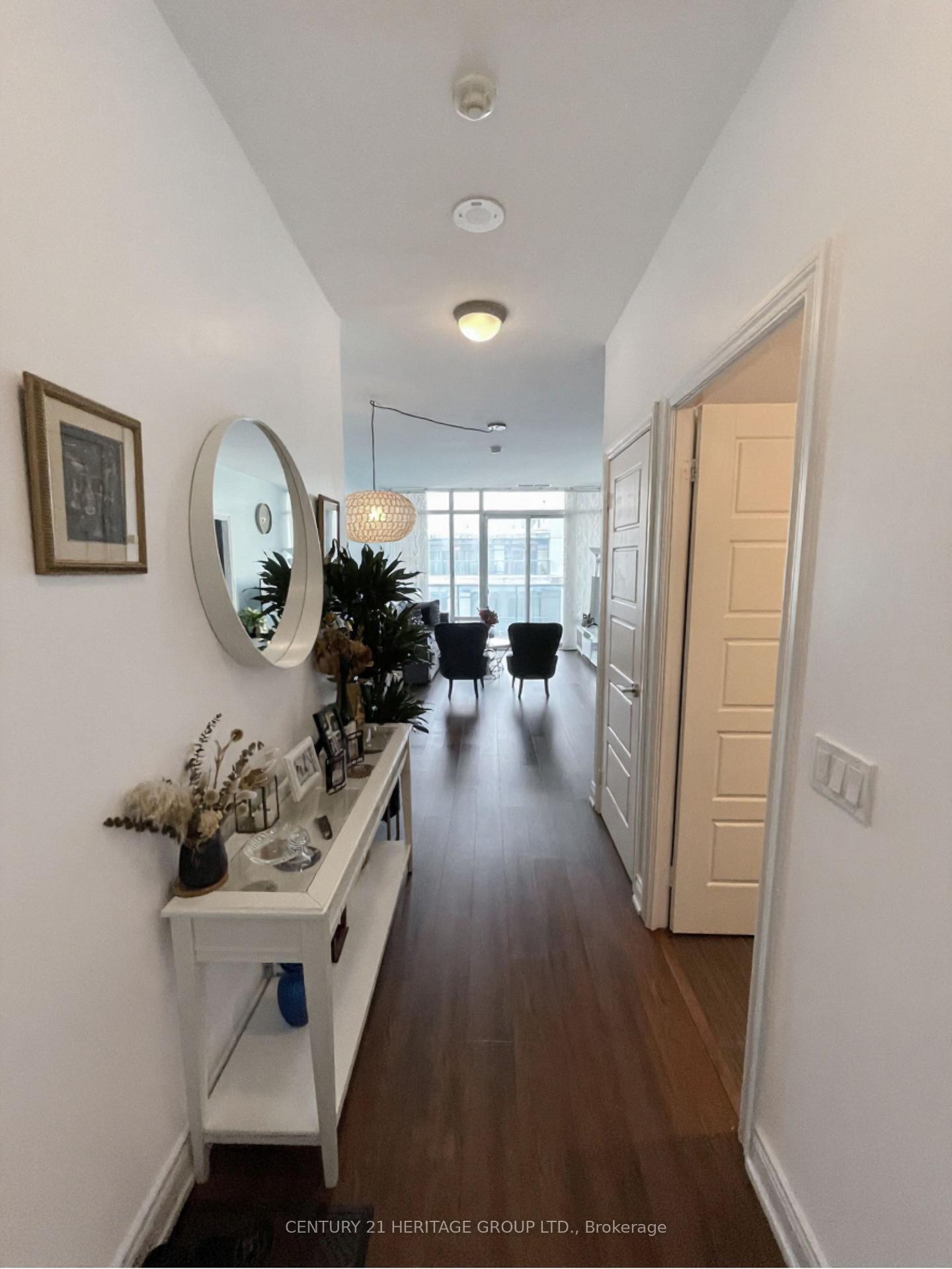 Property Photo:  90 Stadium Road 921  ON M5V 3W5 