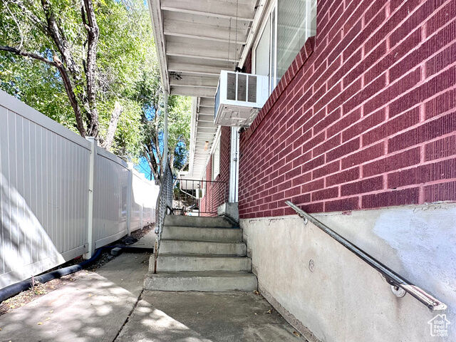 Property Photo: 718 E 30th St S UT 84403