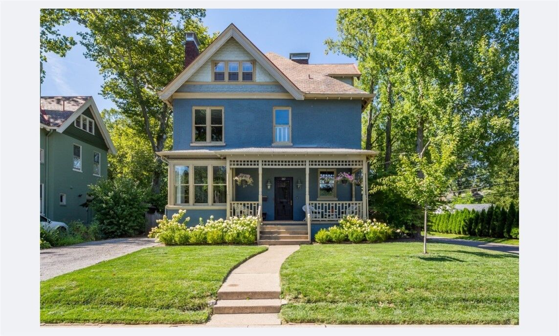Property Photo: 217 Chestnut Rd PA 15143