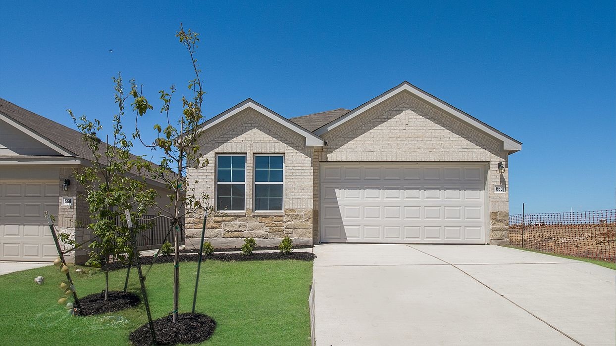 Property Photo: 505 Lake Sweetwater Lane TX 78640