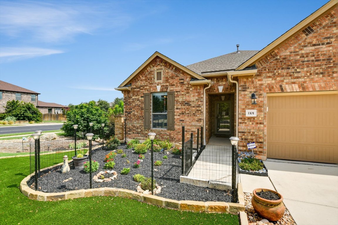 Property Photo:  1101 Clove Hitch Road  TX 78633 