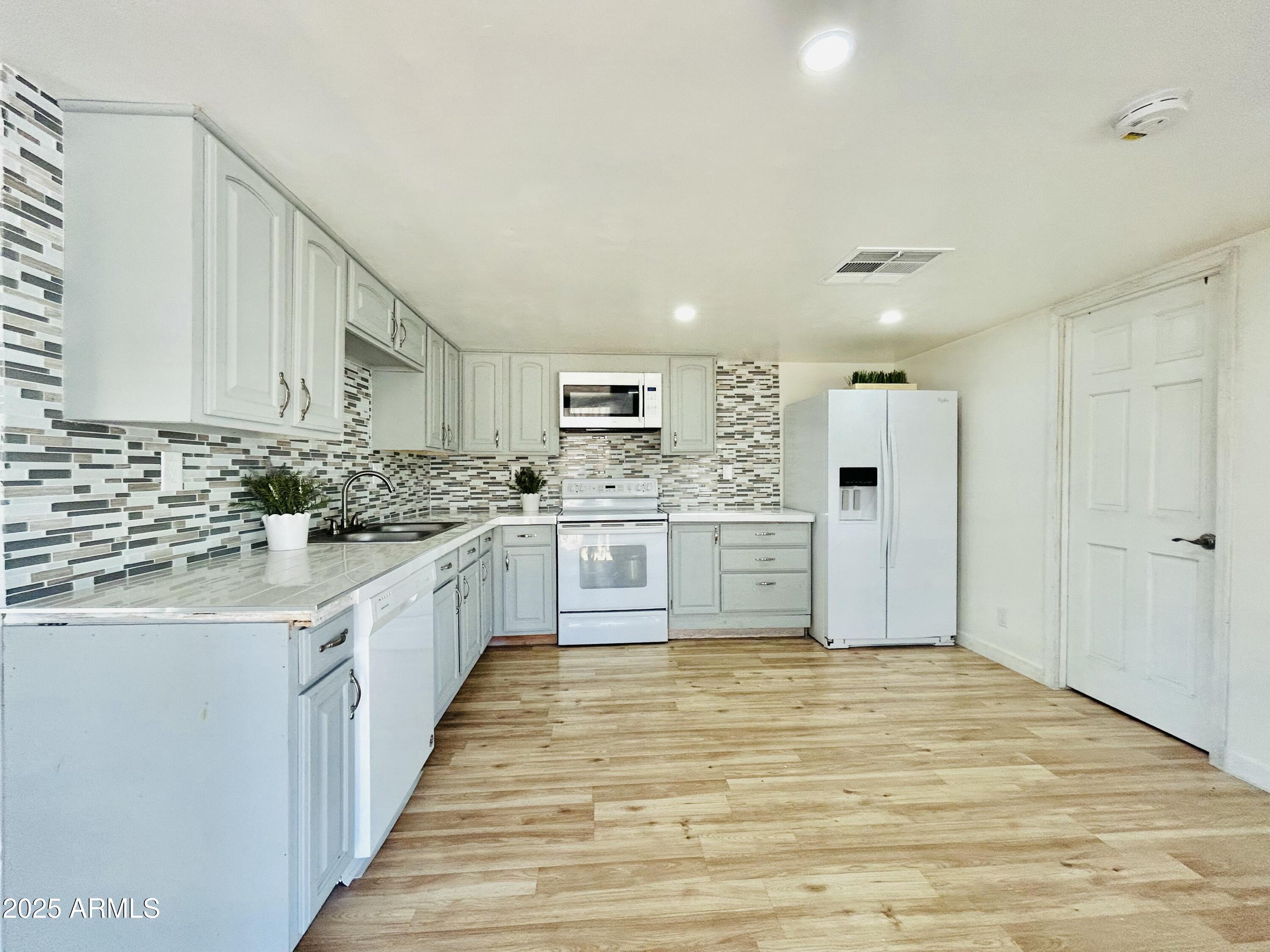 Property Photo: 6500 W Glendale Avenue #35 AZ 85301