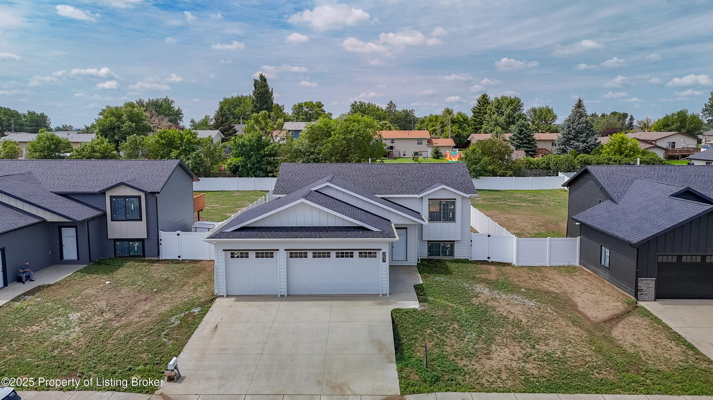 Property Photo: 257 15th Avenue E ND 58601