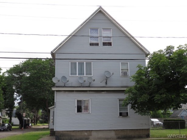 Property Photo:  699 Oliver Street  NY 14120 