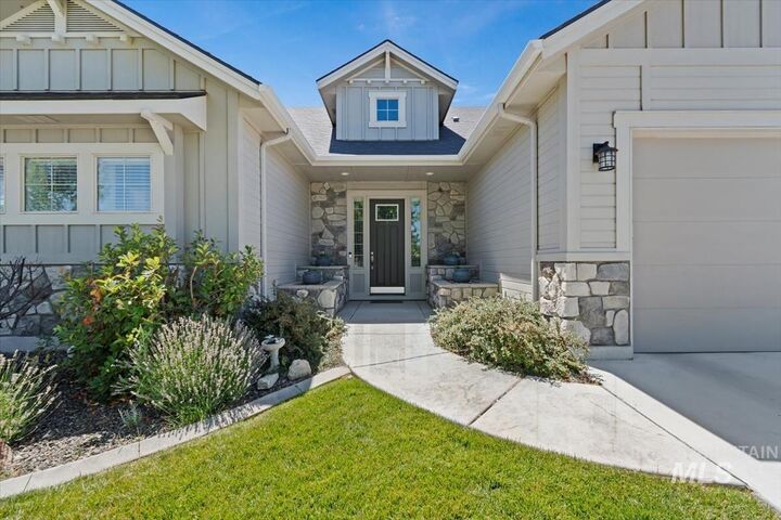 Property Photo: 3371 E La Grange St ID 83642
