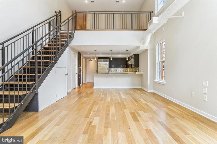 Property Photo: 1610 N Queen Street 211 VA 22209