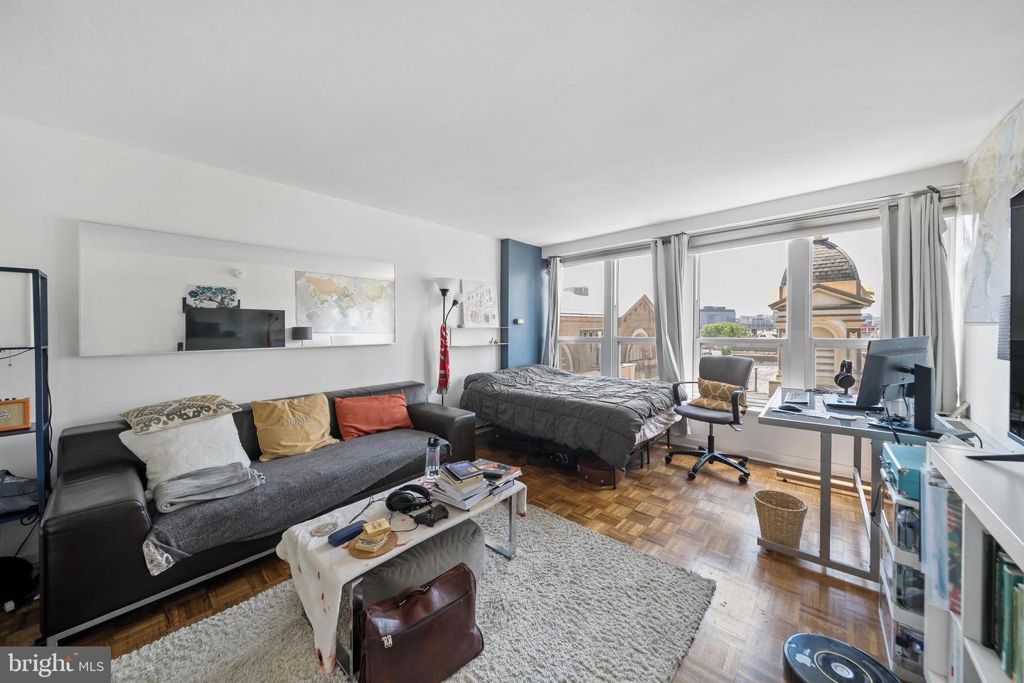Property Photo: 224 W Rittenhouse Square 30 715B PA 19103