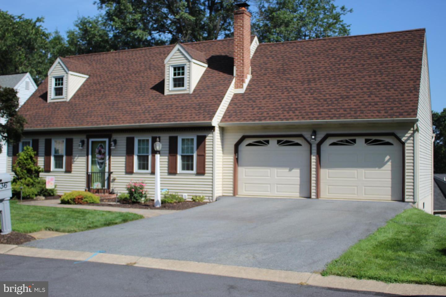 Property Photo: 136 Hampden Drive PA 17554