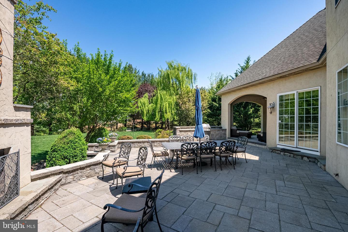 Property Photo:  315 Sarsen Drive  PA 17543 