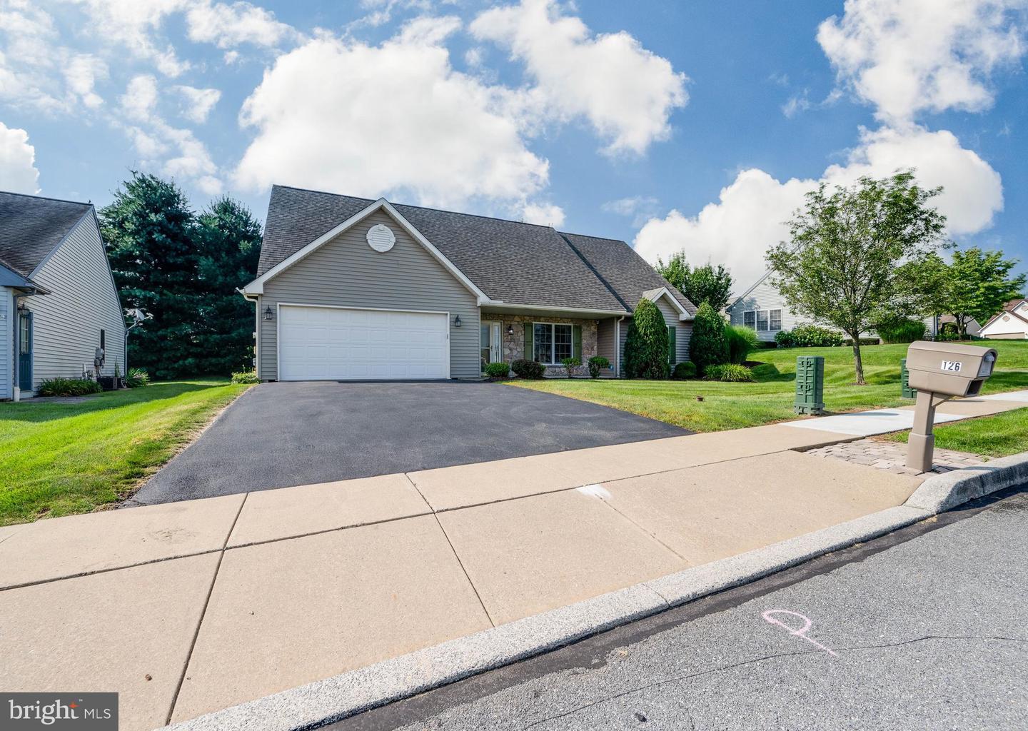 Property Photo:  126 S Cacoosing Drive  PA 19608 