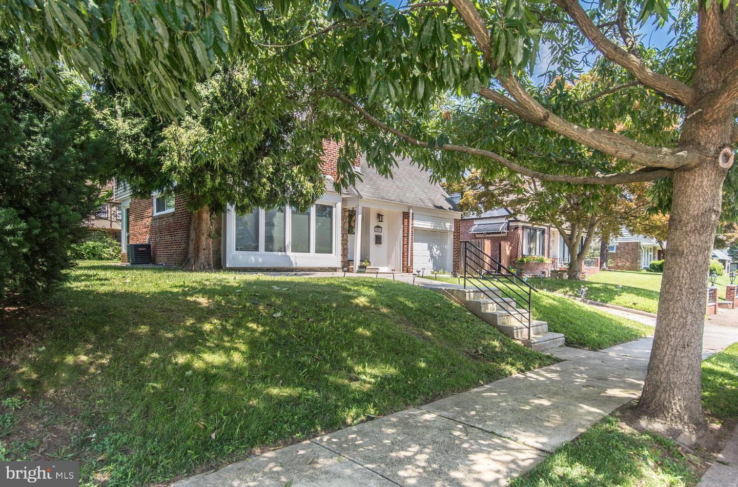 Property Photo: 907 Plainfield Street PA 19150