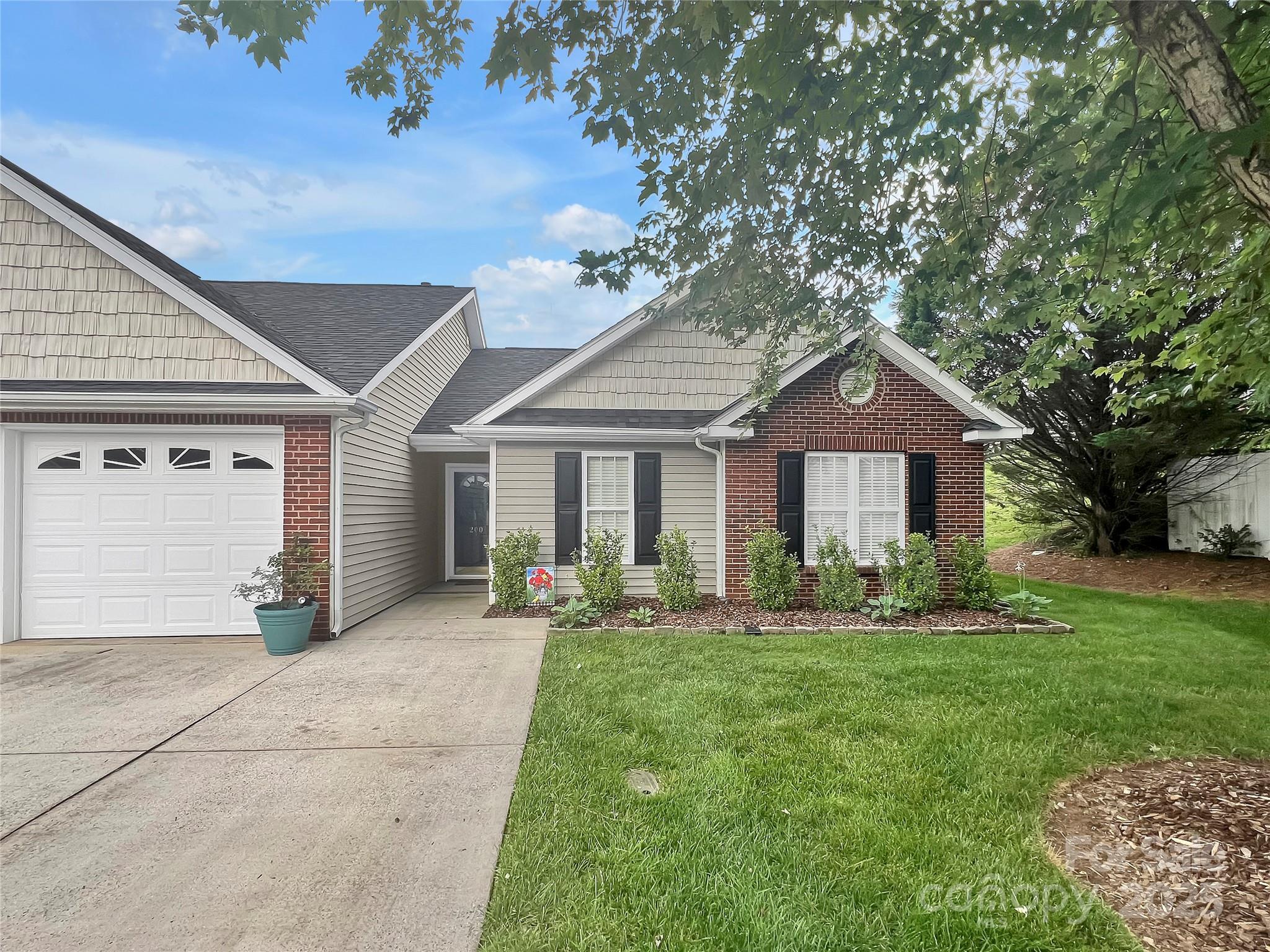 Property Photo:  200 Edinburgh Court  NC 28120 