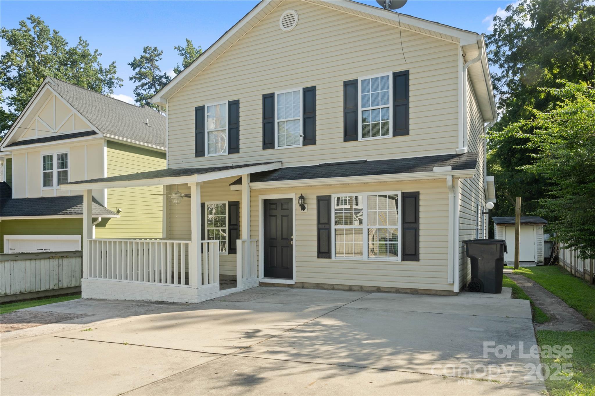 Property Photo:  717 Dawn Circle  NC 28213 