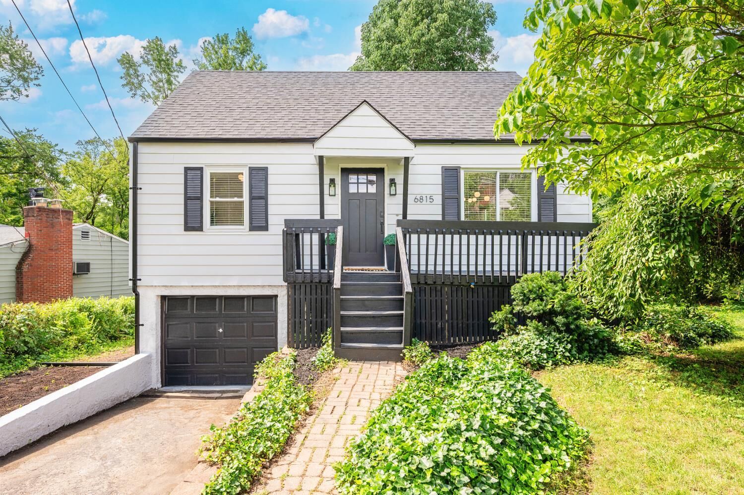 Property Photo: 6815 Sunray Avenue OH 45230