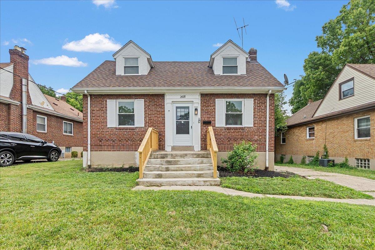 Property Photo:  2428 Homestead Place  OH 45211 