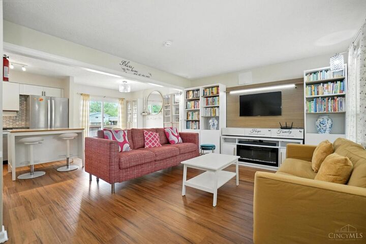 Property Photo:  1 Pinehurst Court  OH 45014 