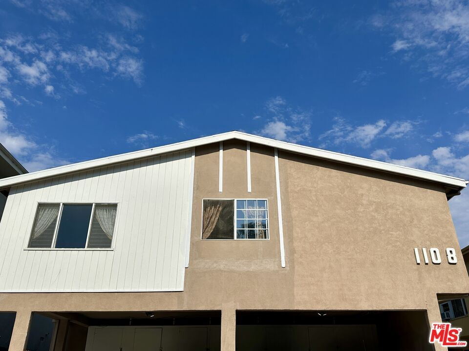 Property Photo:  1108 S Sherbourne Dr  CA 90035 